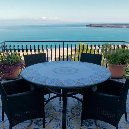 Orama Front Sea Apartment Giardini Naxos